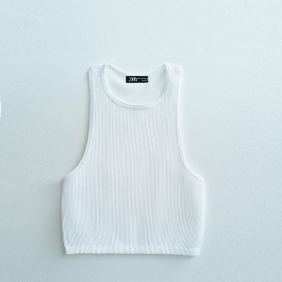 SOLD NWT Zara Limitless Contour Halter Crop - Picture 3 of 5